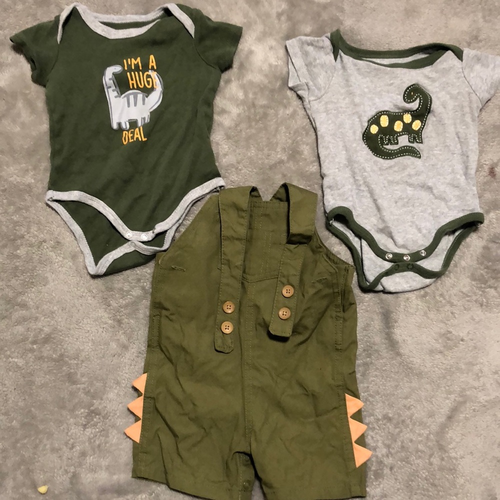 Baby shower * 3 piece dino set hunter greeen 6-9 months